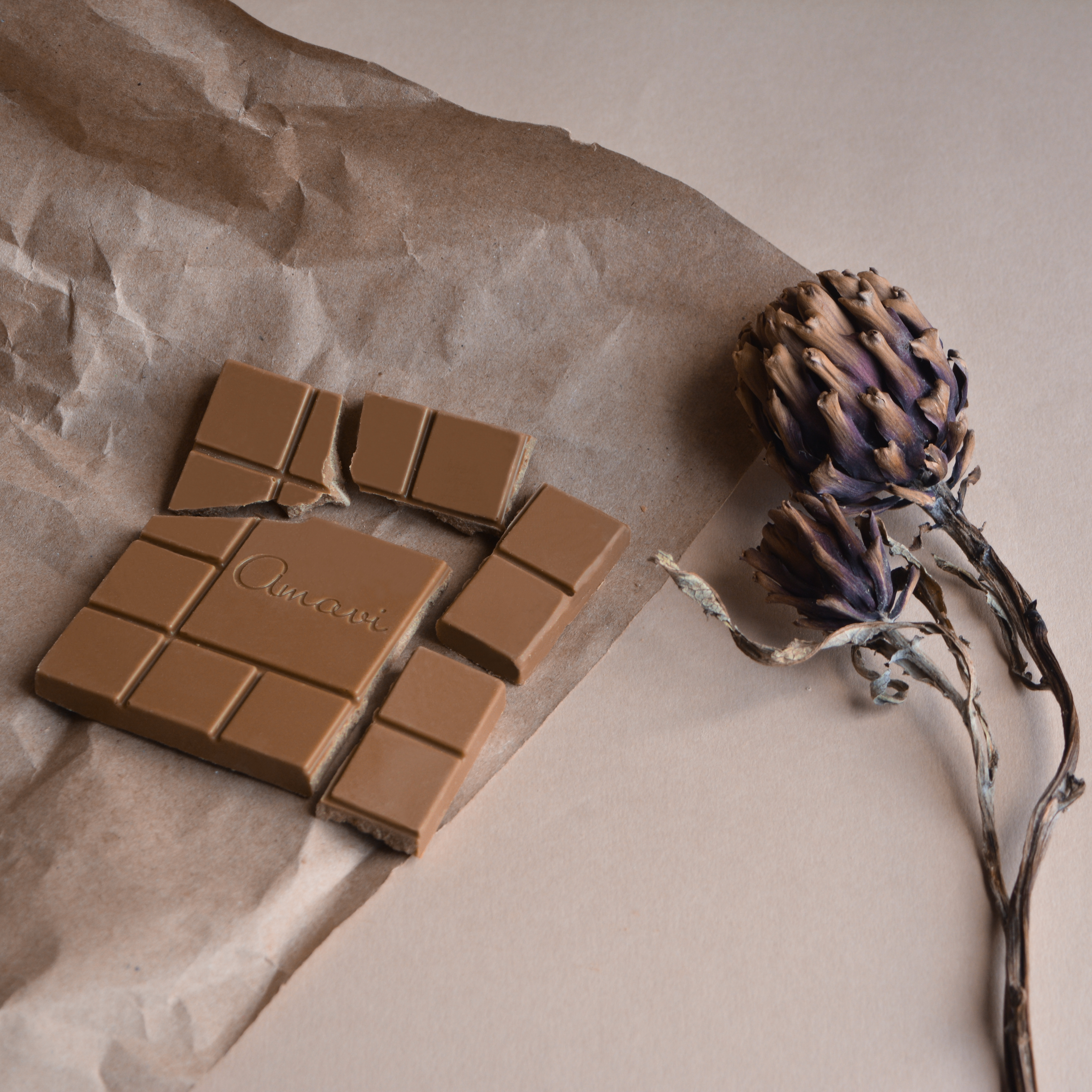 Шоколад Молочный На Миндале "Amavi", 70 г